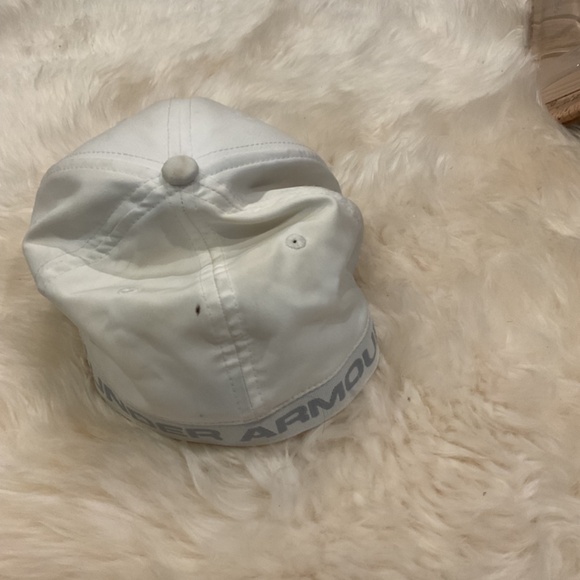 Under Armour White Golf Hat - Picture 4 of 7